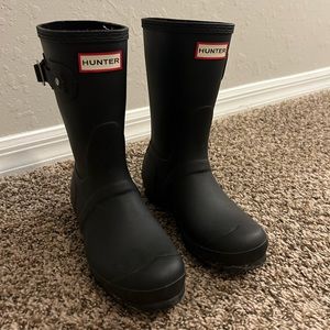 Hunter Rain Boots - Short Length (Mid Calf) - Black